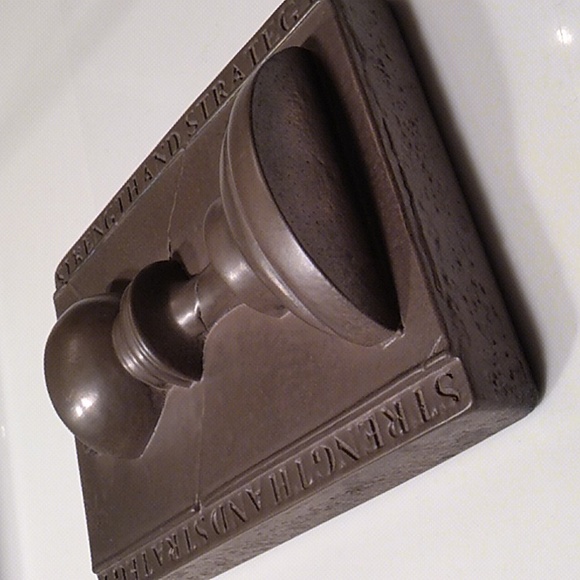 Sid Dickens B19 "Chess King" Vintage Alchemy. Metal Iron/Bronze *Rare & Retired* - Picture 2 of 8